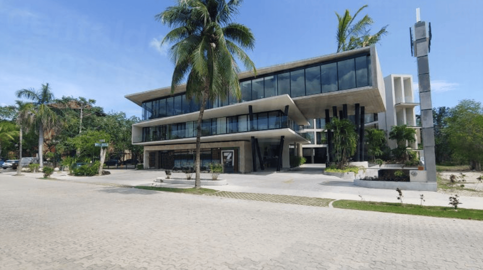 Sani Dental Playa Del Carmen Clinic