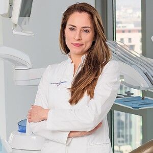Dr. Mirna Munitic