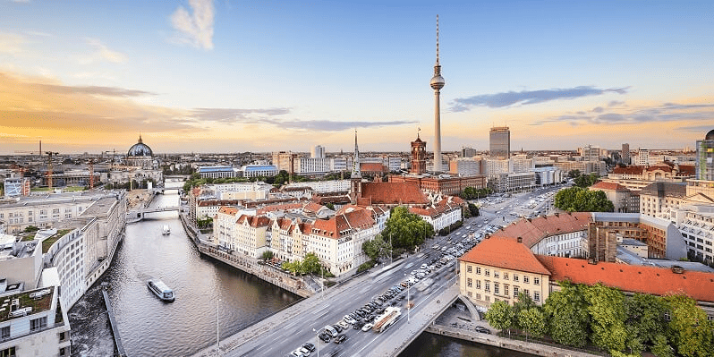 Berliner Innenstadt wo viele Brustverkleinerungskliniken ansässig sind