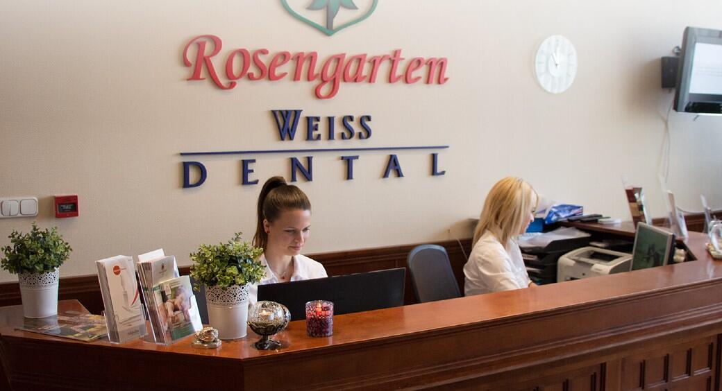 Reception at Rosengarten Weiss Dental Clinic in Sopron, Hungary.