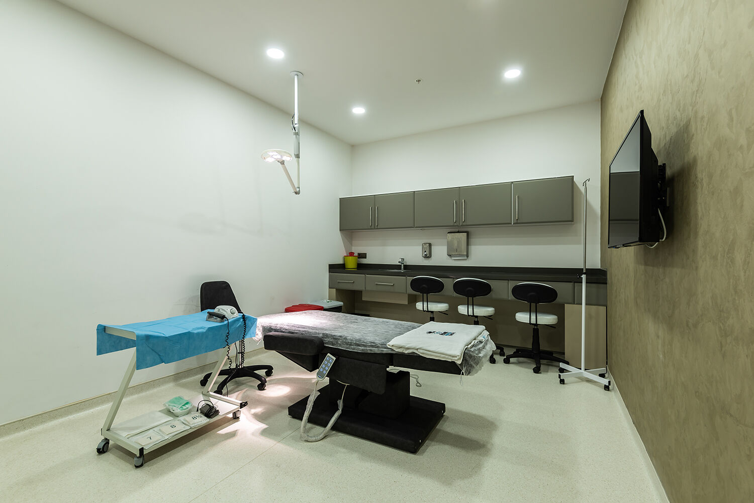 Operating room at HWT Hair Transplant Center