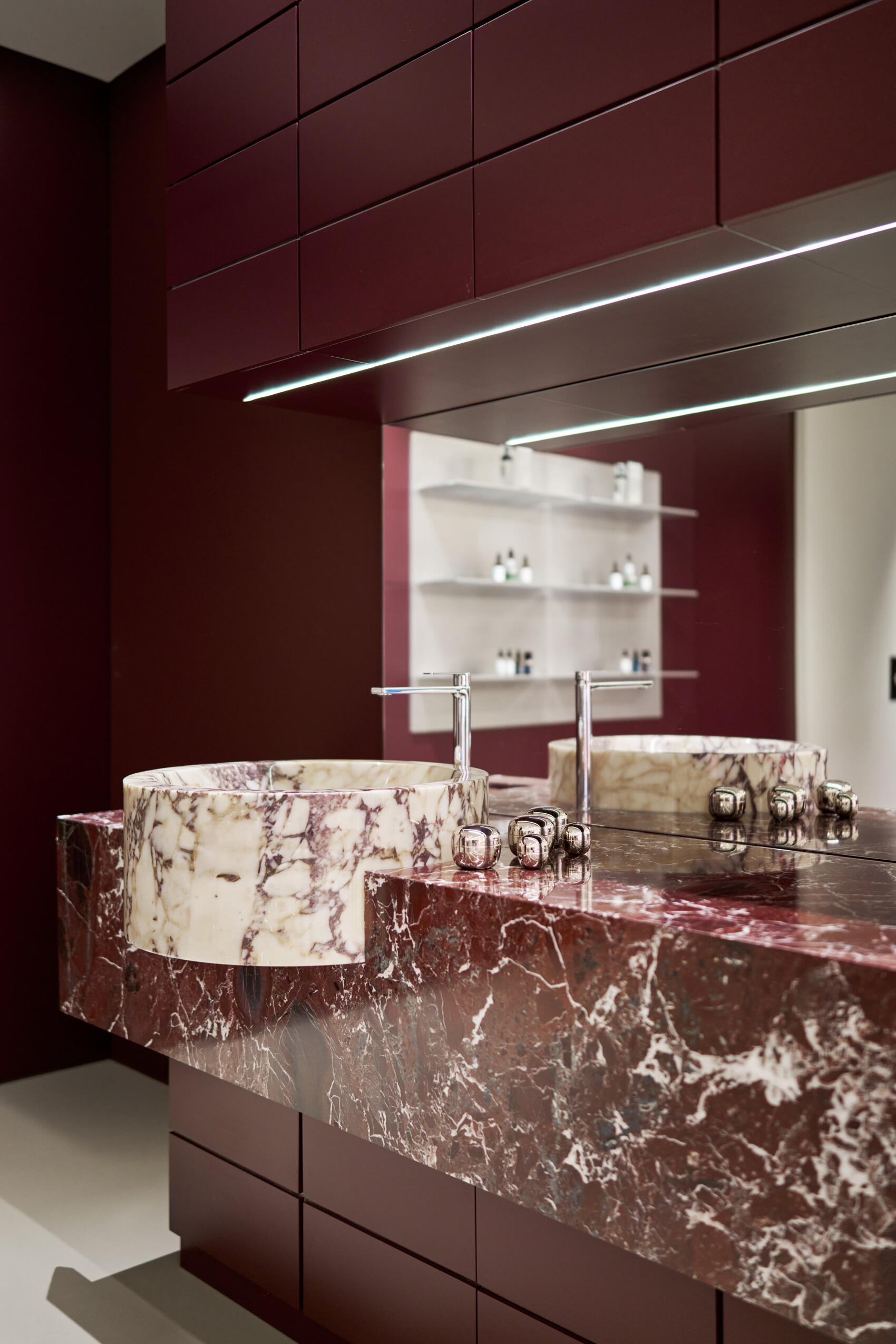 photos.en_1764935446514