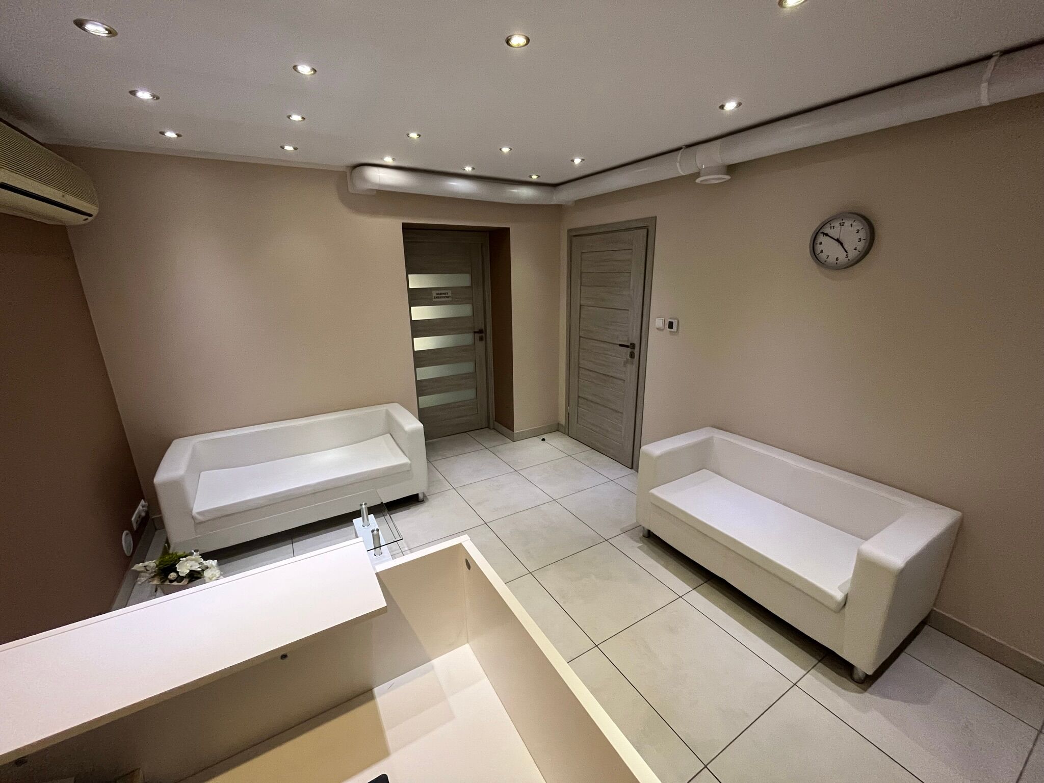 Dr. Borejsza Hair Transplant Clinic