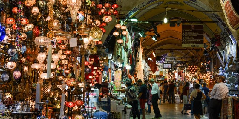 Türkischer Basar welcher während eines Brustverkleinerungaufenthalts in der Türkei besucht werden kann.