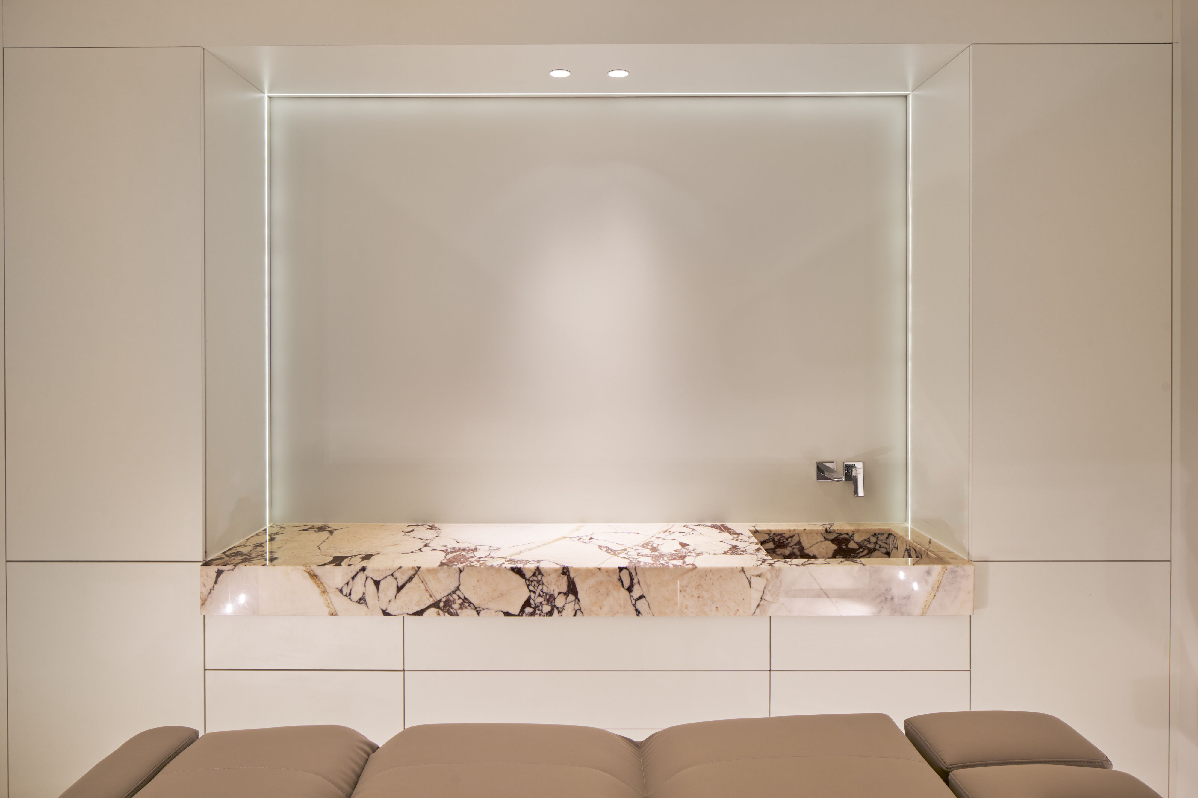 photos.en_1764935520477