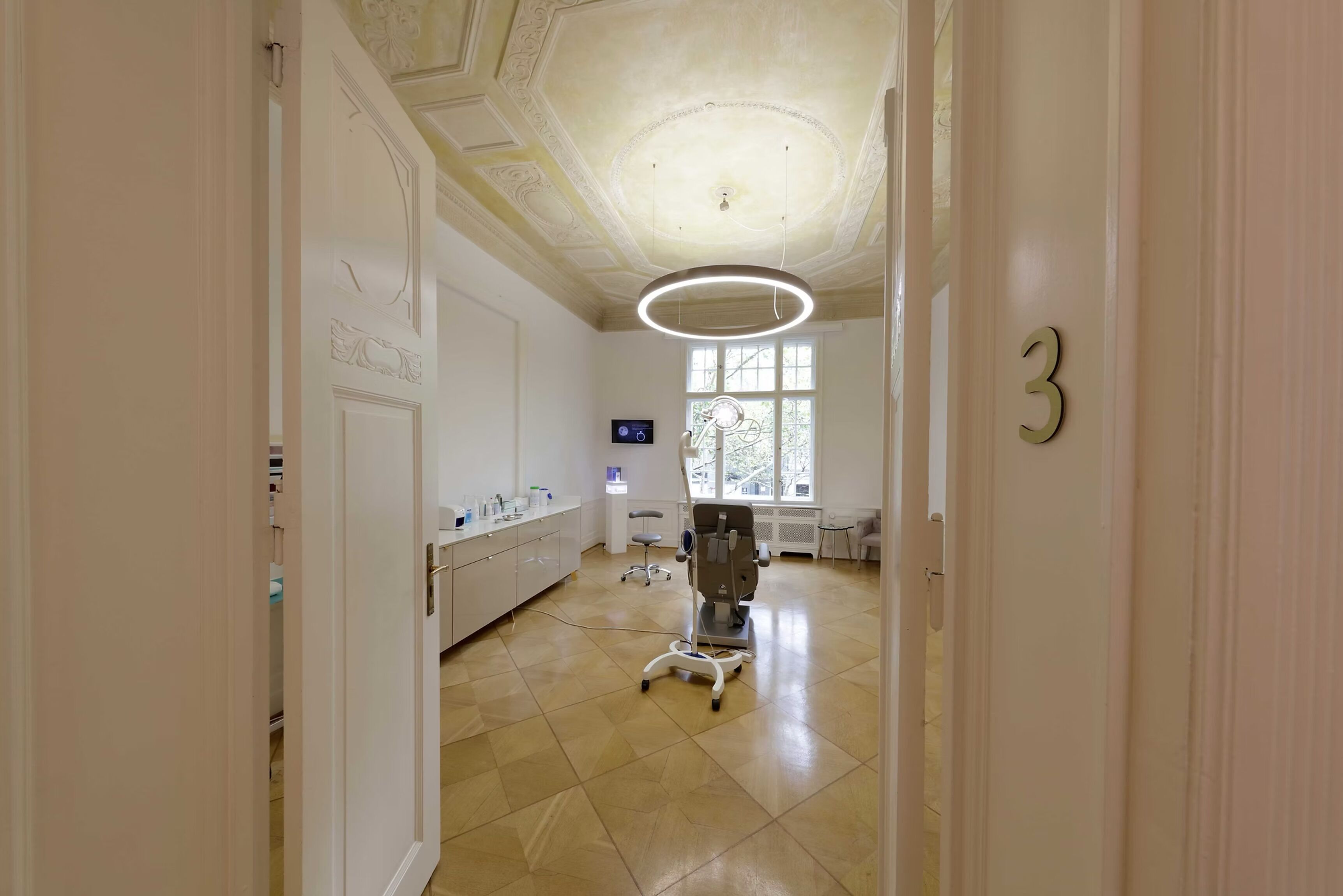 photos.en_1762857081560