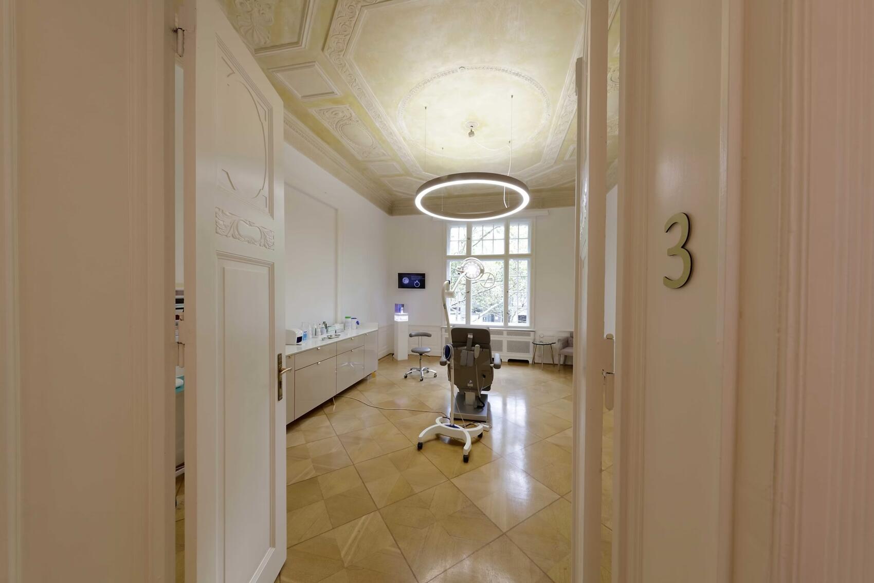 photos.en_1762857081560