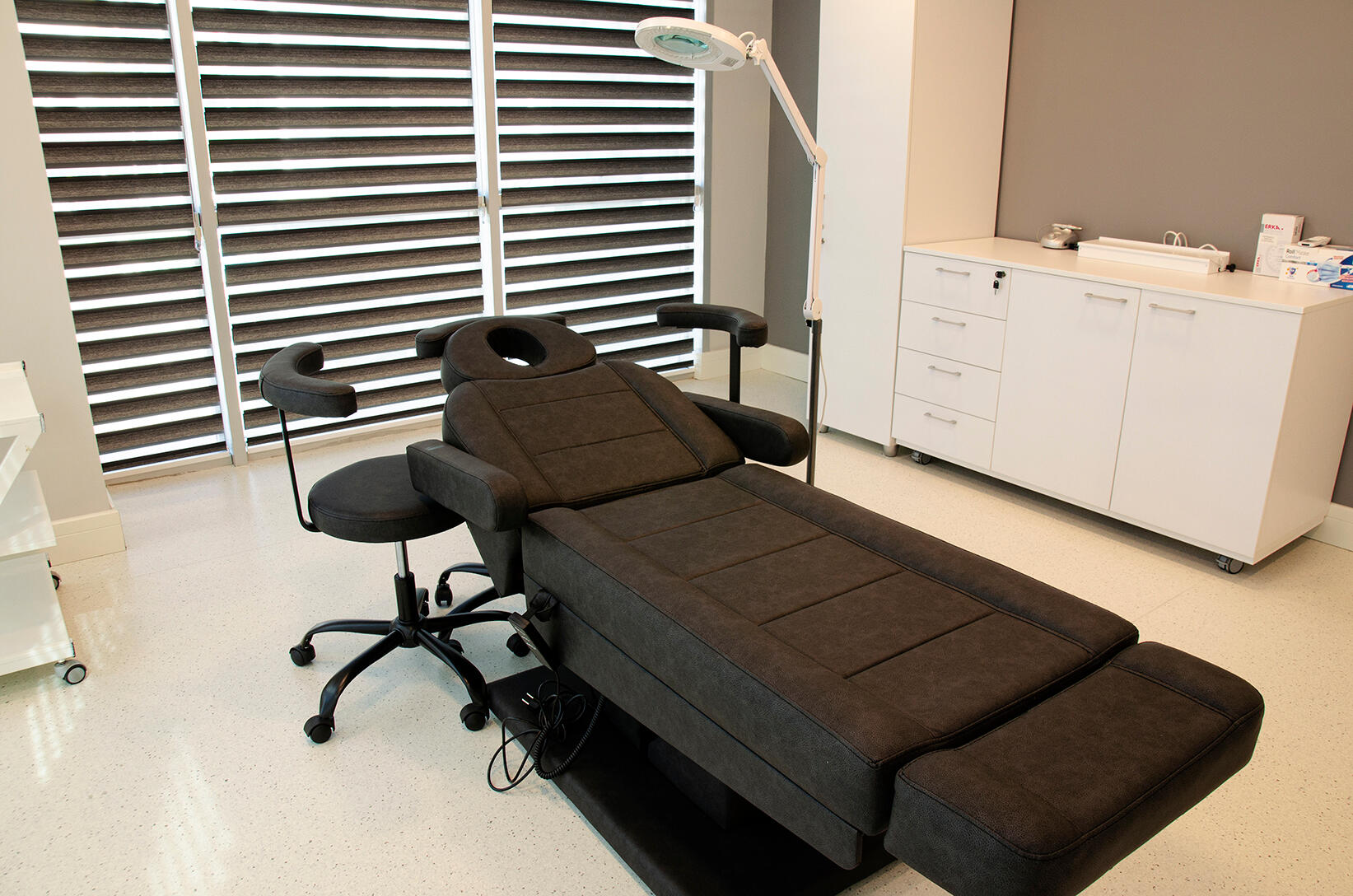 Smile Hair Clinic - 6