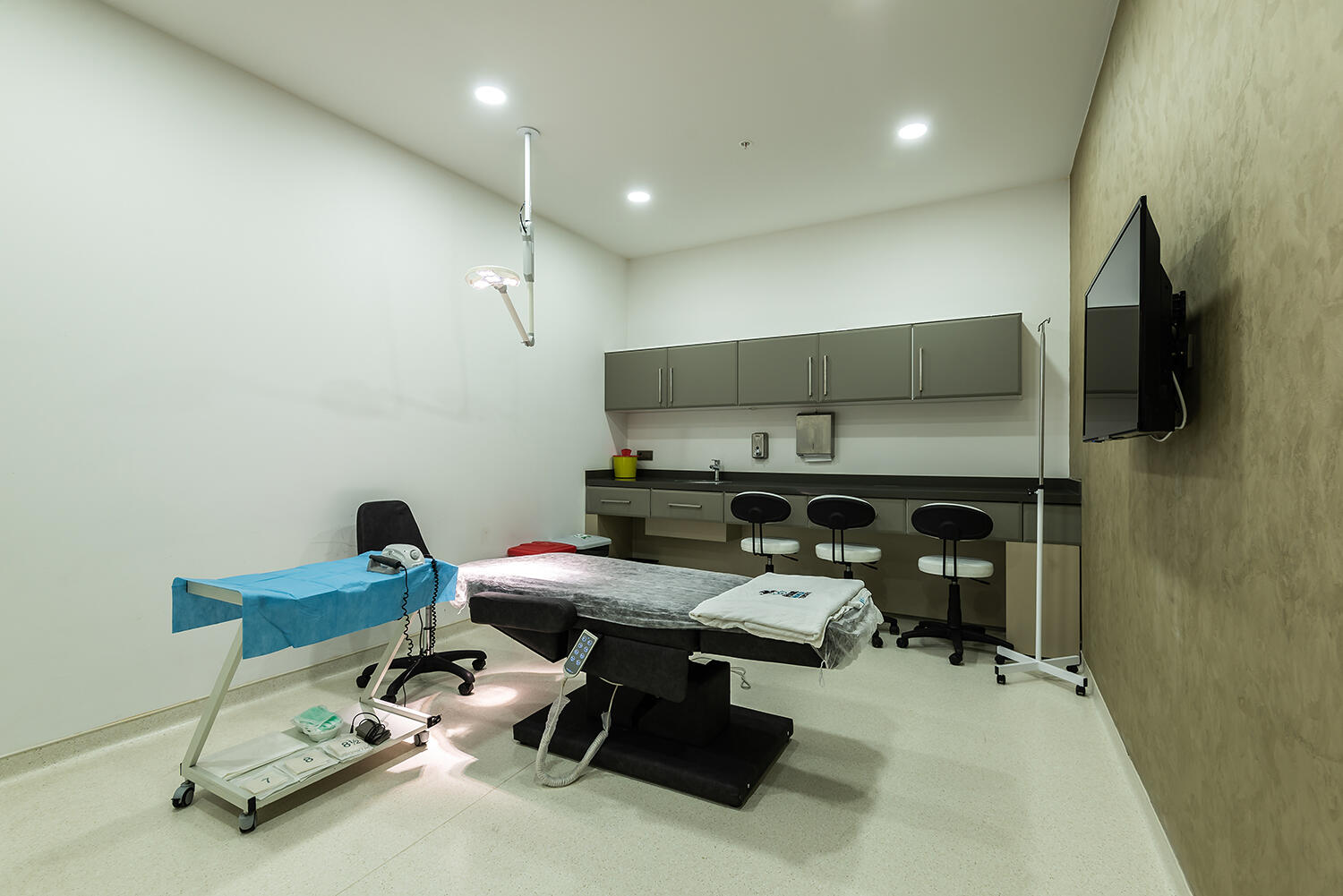 Operating room at HWT Hair Transplant Center